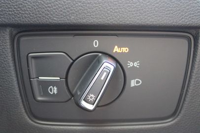 Car image 32