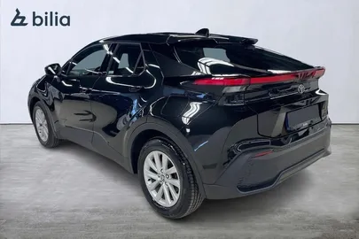 Car image 4