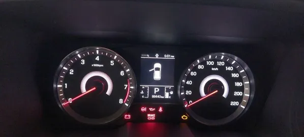 Car image 11