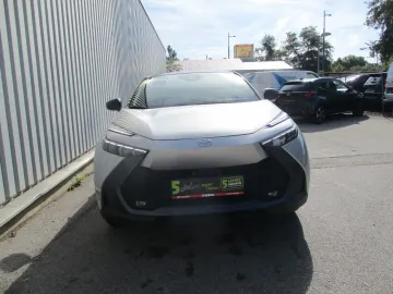 Car image 3