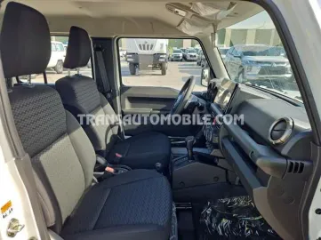 Car image 16
