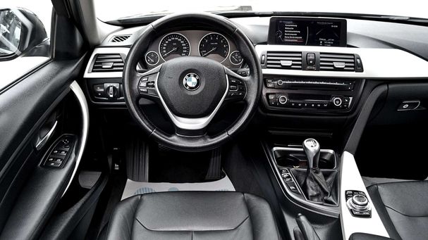 BMW 320i xDrive 135 kW image number 13