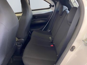 Car image 30