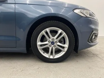 Car image 46