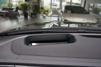 Car image 37