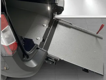 Car image 29