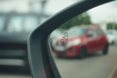 Car image 27