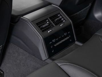 Car image 41