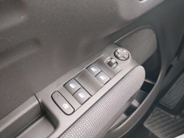 Car image 37