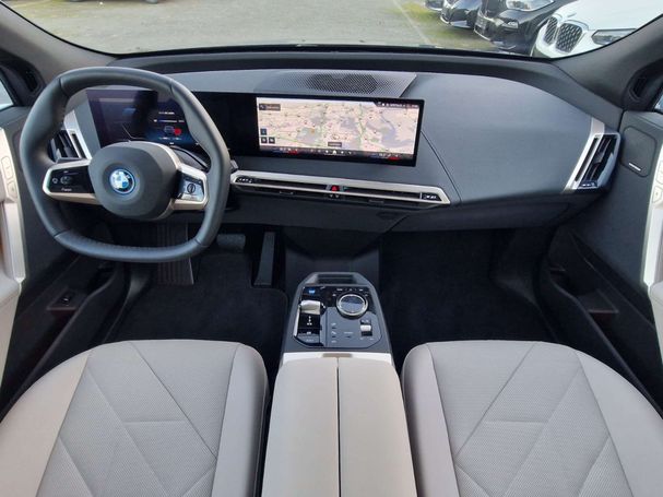 BMW iX xDrive 240 kW image number 6