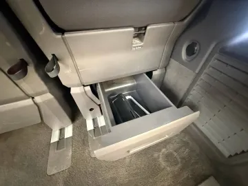 Car image 47