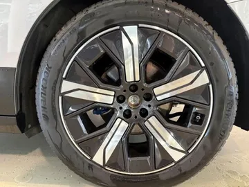 Car image 29