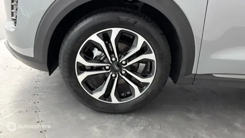 Car image 20