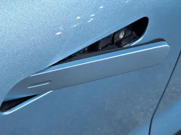 Car image 33