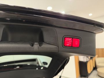 Car image 32