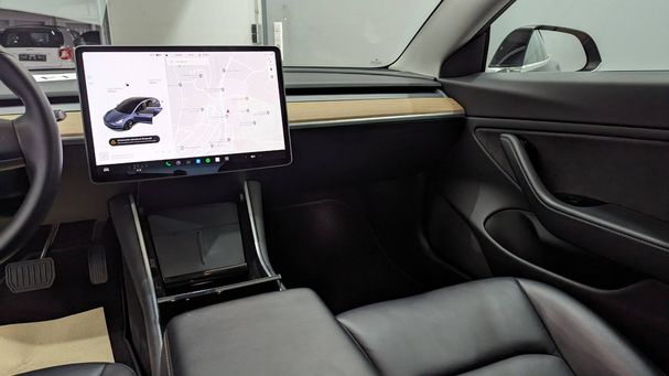 Tesla Model 3 Long Range AWD 350 kW image number 27