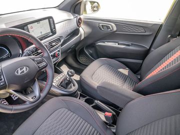 Car image 15