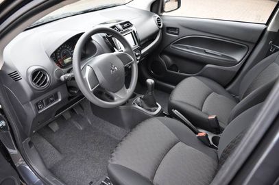 Car image 14