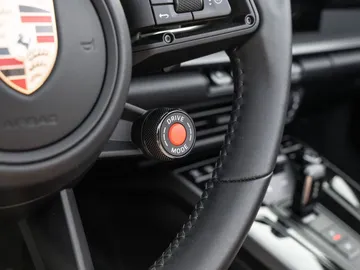Car image 38
