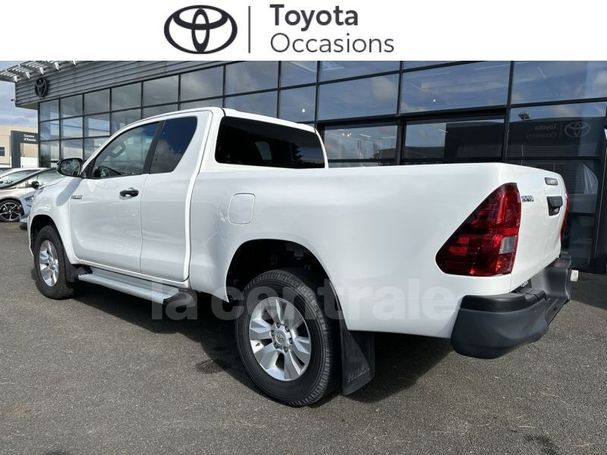 Toyota Hilux D Cab 2.4 4D 4WD 110 kW image number 2