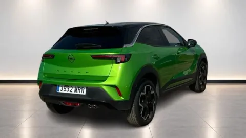 Car image 3