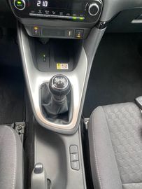 Car image 30