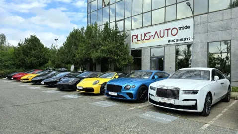 Car image 28