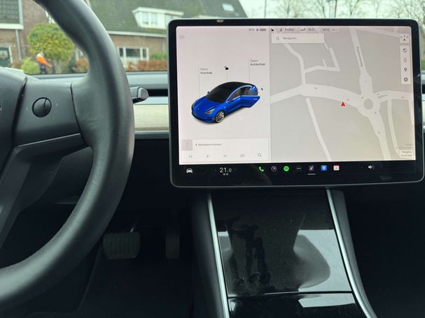 Tesla Model 3 60 Plus 239 kW image number 13