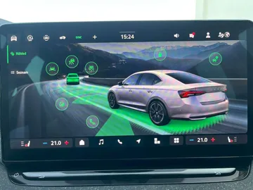 Car image 30