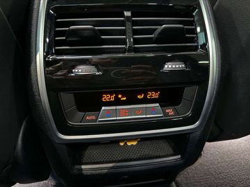 Car image 38