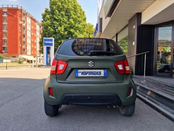 Car image 4