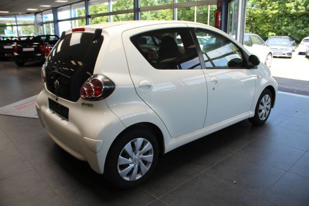 Toyota Aygo 50 kW image number 6