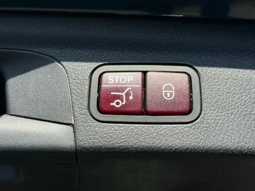 Car image 38