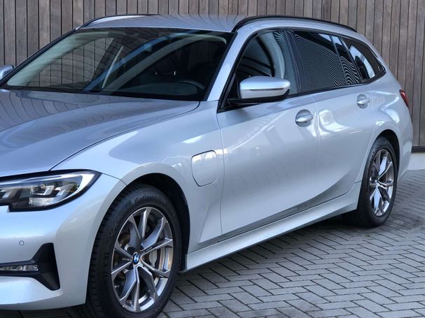 BMW 330 e Touring xDrive 215 kW image number 1