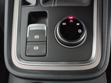 Car image 38