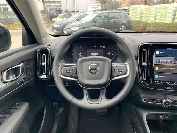 Volvo XC40 B3 Plus Dark DKG 120 kW image number 11