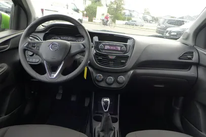 Car image 17