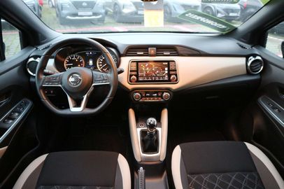 Car image 12