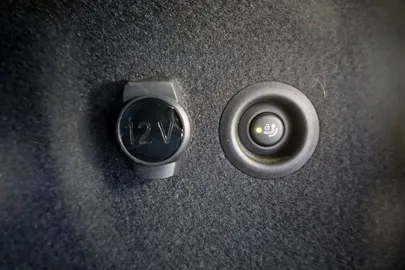Car image 36