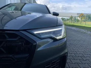 Car image 27
