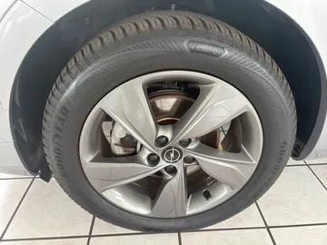 Car image 34