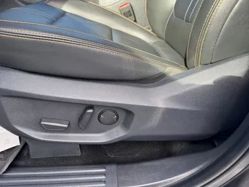 Car image 27