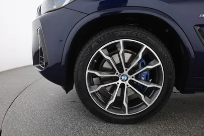 Car image 30