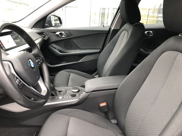 BMW 118i 100 kW image number 9