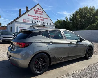 Car image 4