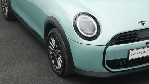 Car image 22