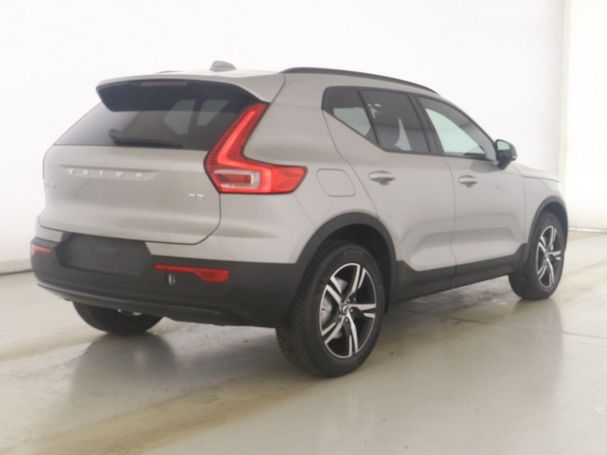 Volvo XC40 B3 Plus Dark 120 kW image number 2