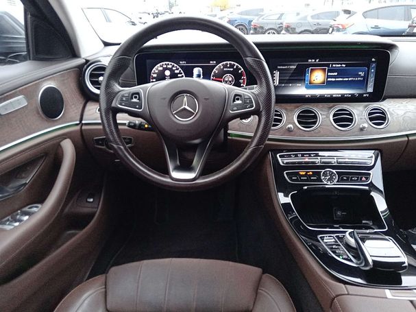 Mercedes-Benz E 200 T Exclusive 135 kW image number 14