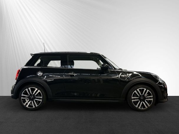 Mini Cooper S Classic Trim 131 kW image number 2