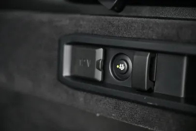 Car image 48